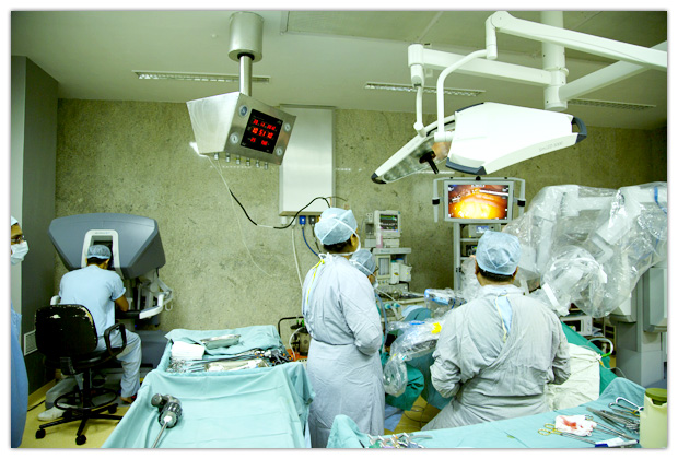 Dr. Vinay - Senior Robotic Surgeon in India, Robotic Radical Prostatectomy, Robotic partial Nephrectomy, Kidney, Surgery, Prostate, Stones, Top, Doctor, Surgeon, Treatment, Kankurgachi, Ultadanga, Salt Phoolbagan, New Town, Kolkata,